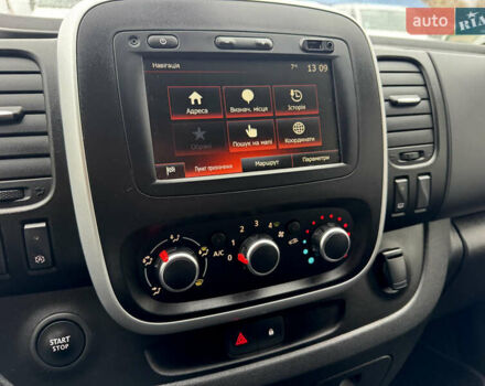 Серый Рено Трафик, объемом двигателя 2 л и пробегом 93 тыс. км за 25999 $, фото 52 на Automoto.ua