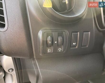 Серый Рено Трафик, объемом двигателя 2 л и пробегом 205 тыс. км за 25700 $, фото 21 на Automoto.ua