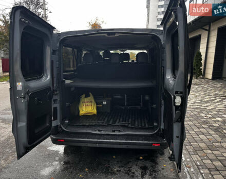 Сірий Рено Трафік, об'ємом двигуна 2 л та пробігом 227 тис. км за 26770 $, фото 10 на Automoto.ua