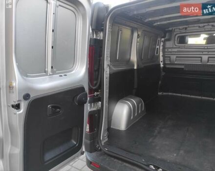 Серый Рено Трафик, объемом двигателя 2 л и пробегом 176 тыс. км за 19100 $, фото 16 на Automoto.ua