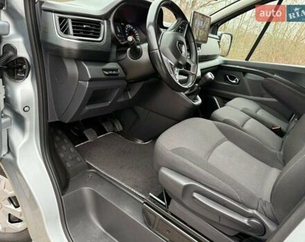 Сірий Рено Трафік, об'ємом двигуна 2 л та пробігом 150 тис. км за 28800 $, фото 32 на Automoto.ua