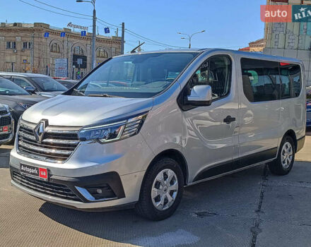 Сірий Рено Трафік, об'ємом двигуна 2 л та пробігом 192 тис. км за 30940 $, фото 3 на Automoto.ua