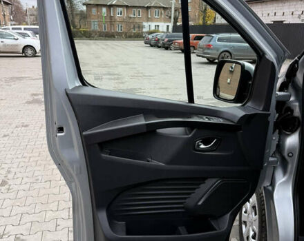 Серый Рено Трафик, объемом двигателя 2 л и пробегом 150 тыс. км за 29900 $, фото 16 на Automoto.ua