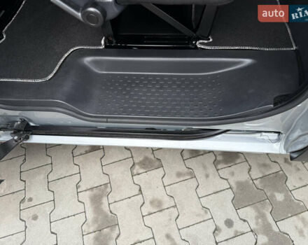 Серый Рено Трафик, объемом двигателя 2 л и пробегом 150 тыс. км за 29900 $, фото 38 на Automoto.ua