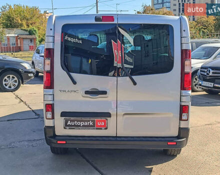 Сірий Рено Трафік, об'ємом двигуна 2 л та пробігом 192 тис. км за 30940 $, фото 14 на Automoto.ua