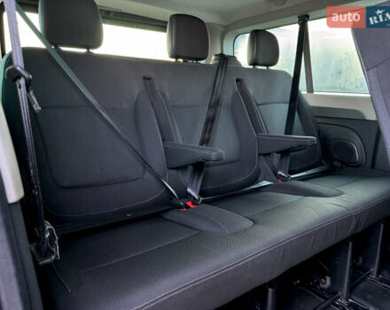 Серый Рено Трафик, объемом двигателя 2 л и пробегом 107 тыс. км за 35999 $, фото 27 на Automoto.ua