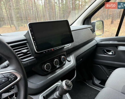 Серый Рено Трафик, объемом двигателя 2 л и пробегом 125 тыс. км за 32800 $, фото 37 на Automoto.ua