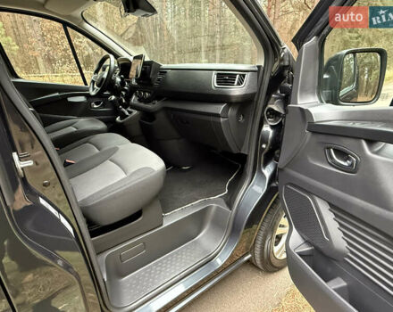 Серый Рено Трафик, объемом двигателя 2 л и пробегом 125 тыс. км за 32800 $, фото 40 на Automoto.ua