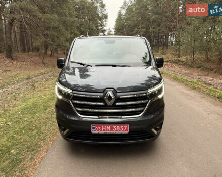 Серый Рено Трафик, объемом двигателя 2 л и пробегом 125 тыс. км за 32800 $, фото 3 на Automoto.ua