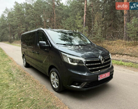 Серый Рено Трафик, объемом двигателя 2 л и пробегом 125 тыс. км за 32800 $, фото 1 на Automoto.ua