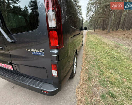 Серый Рено Трафик, объемом двигателя 2 л и пробегом 125 тыс. км за 32800 $, фото 74 на Automoto.ua