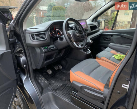 Сірий Рено Трафік, об'ємом двигуна 2 л та пробігом 39 тис. км за 32300 $, фото 2 на Automoto.ua