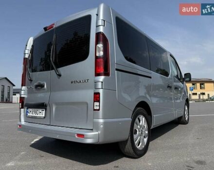 Серый Рено Трафик, объемом двигателя 2 л и пробегом 68 тыс. км за 39600 $, фото 1 на Automoto.ua