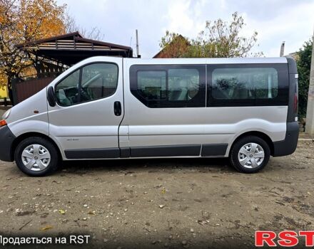 Серый Рено Трафик, объемом двигателя 1.9 л и пробегом 292 тыс. км за 9300 $, фото 2 на Automoto.ua