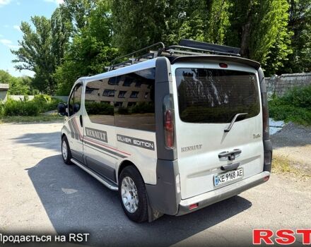 Серый Рено Трафик, объемом двигателя 1.9 л и пробегом 302 тыс. км за 8500 $, фото 3 на Automoto.ua