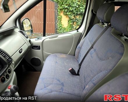 Серый Рено Трафик, объемом двигателя 1.9 л и пробегом 292 тыс. км за 9300 $, фото 6 на Automoto.ua