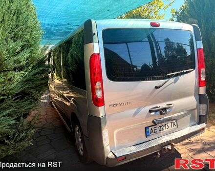 Серый Рено Трафик, объемом двигателя 2 л и пробегом 357 тыс. км за 9000 $, фото 3 на Automoto.ua