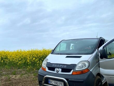 Серый Рено Трафик, объемом двигателя 1.9 л и пробегом 300 тыс. км за 5000 $, фото 1 на Automoto.ua