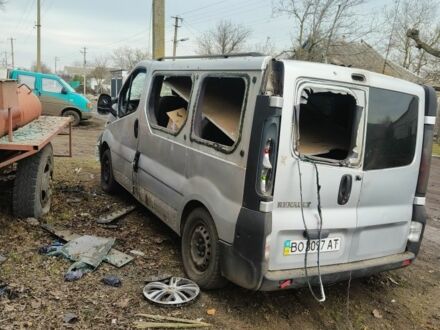 Сірий Рено Трафік, об'ємом двигуна 1.9 л та пробігом 420 тис. км за 3611 $, фото 1 на Automoto.ua