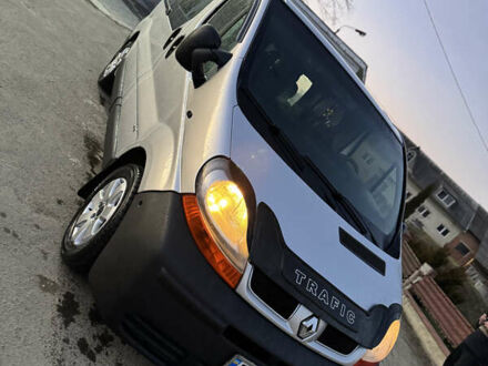 Сірий Рено Трафік, об'ємом двигуна 1.87 л та пробігом 350 тис. км за 6555 $, фото 1 на Automoto.ua