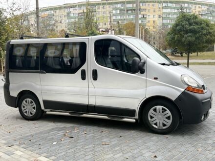 Рено Трафик 2003 в Полтаве на Automoto.ua Серый Рено Трафик, объемом двигателя 1.9 л и пробегом 390 тыс. км за 7500 $, фото 1 на Automoto.ua