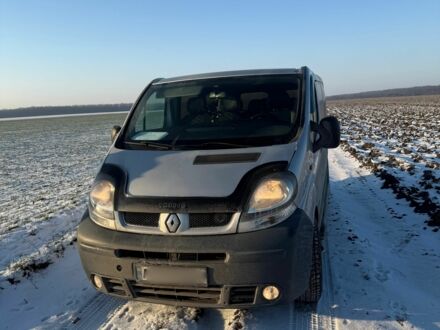 Серый Рено Трафик, объемом двигателя 2.5 л и пробегом 360 тыс. км за 8000 $, фото 1 на Automoto.ua