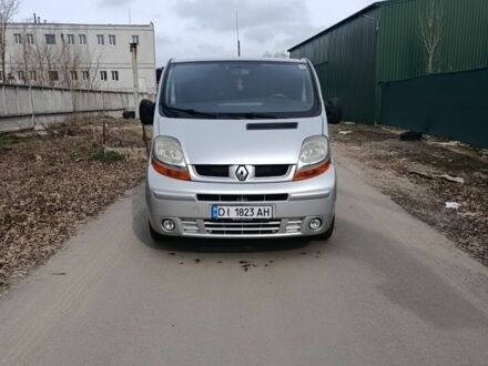 Сірий Рено Трафік, об'ємом двигуна 2.4 л та пробігом 500 тис. км за 5000 $, фото 1 на Automoto.ua