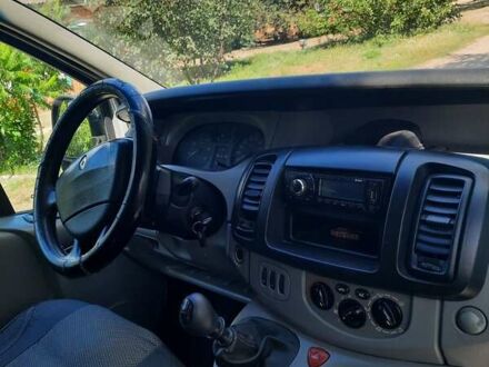 Сірий Рено Трафік, об'ємом двигуна 1.9 л та пробігом 247 тис. км за 8300 $, фото 1 на Automoto.ua