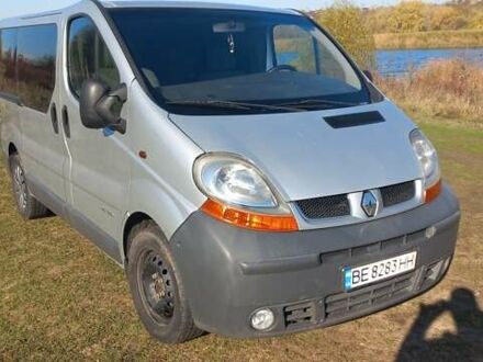 Серый Рено Трафик, объемом двигателя 2.5 л и пробегом 326 тыс. км за 8400 $, фото 1 на Automoto.ua