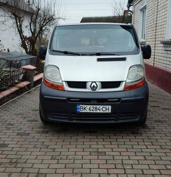 Серый Рено Трафик, объемом двигателя 1.87 л и пробегом 400 тыс. км за 6200 $, фото 1 на Automoto.ua