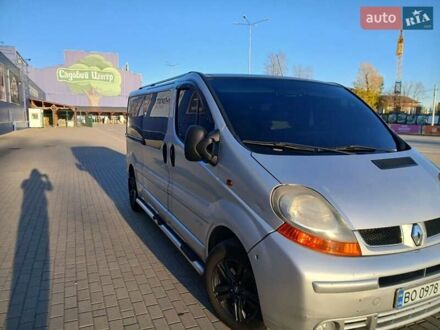 Серый Рено Трафик, объемом двигателя 2.46 л и пробегом 400 тыс. км за 7500 $, фото 1 на Automoto.ua
