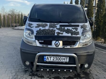 Серый Рено Трафик, объемом двигателя 2.5 л и пробегом 380 тыс. км за 7000 $, фото 1 на Automoto.ua