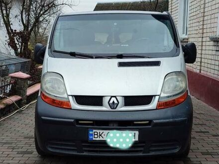 Серый Рено Трафик, объемом двигателя 1.9 л и пробегом 400 тыс. км за 6500 $, фото 1 на Automoto.ua