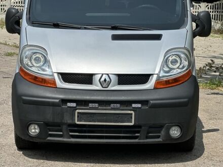 Рено Трафік 2005 у Краматорске на Automoto.ua Сірий Рено Трафік, об'ємом двигуна 1.9 л та пробігом 385 тис. км за 8500 $, фото 1 на Automoto.ua