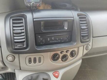 Серый Рено Трафик, объемом двигателя 0 л и пробегом 250 тыс. км за 7300 $, фото 1 на Automoto.ua