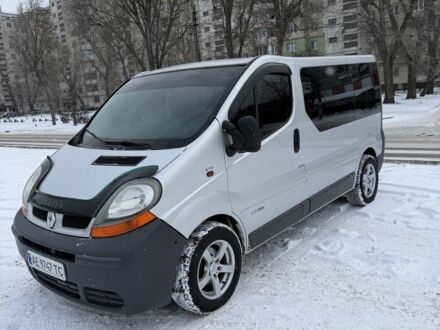 Серый Рено Трафик, объемом двигателя 1.9 л и пробегом 320 тыс. км за 9500 $, фото 1 на Automoto.ua