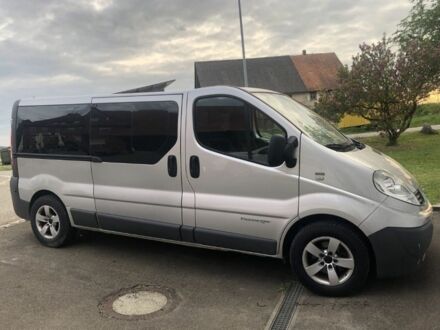 Серый Рено Трафик, объемом двигателя 2.5 л и пробегом 277 тыс. км за 9300 $, фото 1 на Automoto.ua