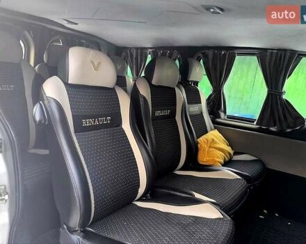 Серый Рено Трафик, объемом двигателя 2 л и пробегом 186 тыс. км за 8300 $, фото 1 на Automoto.ua