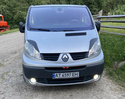 Сірий Рено Трафік, об'ємом двигуна 2 л та пробігом 430 тис. км за 8606 $, фото 1 на Automoto.ua