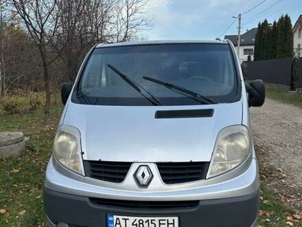 Серый Рено Трафик, объемом двигателя 2 л и пробегом 350 тыс. км за 7500 $, фото 1 на Automoto.ua