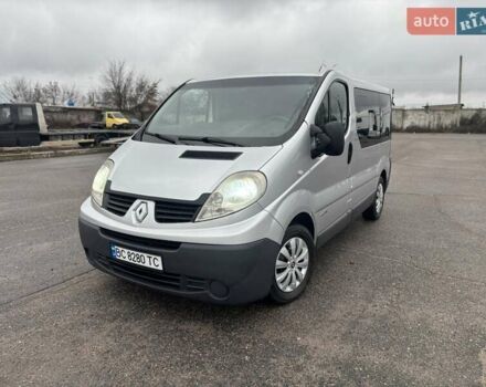 Серый Рено Трафик, объемом двигателя 2 л и пробегом 284 тыс. км за 9900 $, фото 1 на Automoto.ua