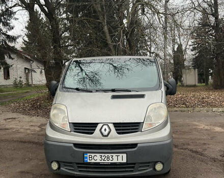 Серый Рено Трафик, объемом двигателя 2 л и пробегом 331 тыс. км за 8500 $, фото 1 на Automoto.ua