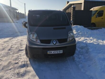 Сірий Рено Трафік, об'ємом двигуна 2.5 л та пробігом 390 тис. км за 8500 $, фото 1 на Automoto.ua