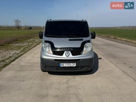 Серый Рено Трафик, объемом двигателя 2 л и пробегом 230 тыс. км за 14000 $, фото 1 на Automoto.ua
