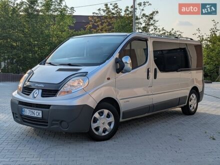 Серый Рено Трафик, объемом двигателя 2 л и пробегом 250 тыс. км за 9299 $, фото 1 на Automoto.ua