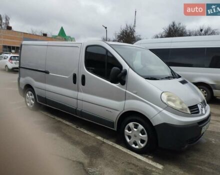 Серый Рено Трафик, объемом двигателя 2 л и пробегом 310 тыс. км за 9000 $, фото 1 на Automoto.ua