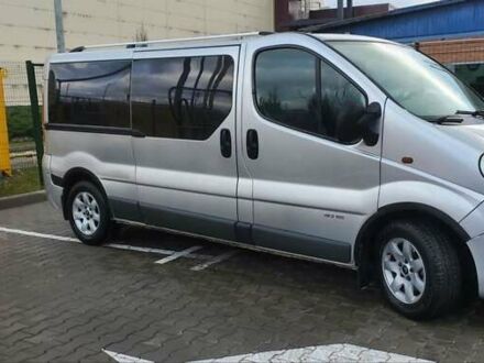 Серый Рено Трафик, объемом двигателя 2 л и пробегом 370 тыс. км за 9900 $, фото 1 на Automoto.ua