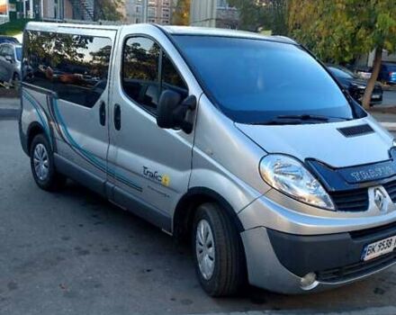 Серый Рено Трафик, объемом двигателя 2.5 л и пробегом 396 тыс. км за 9000 $, фото 1 на Automoto.ua