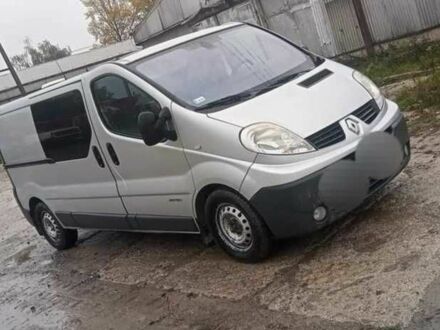 Серый Рено Трафик, объемом двигателя 2.5 л и пробегом 297 тыс. км за 4658 $, фото 1 на Automoto.ua