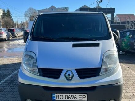 Серый Рено Трафик, объемом двигателя 2 л и пробегом 250 тыс. км за 11500 $, фото 1 на Automoto.ua
